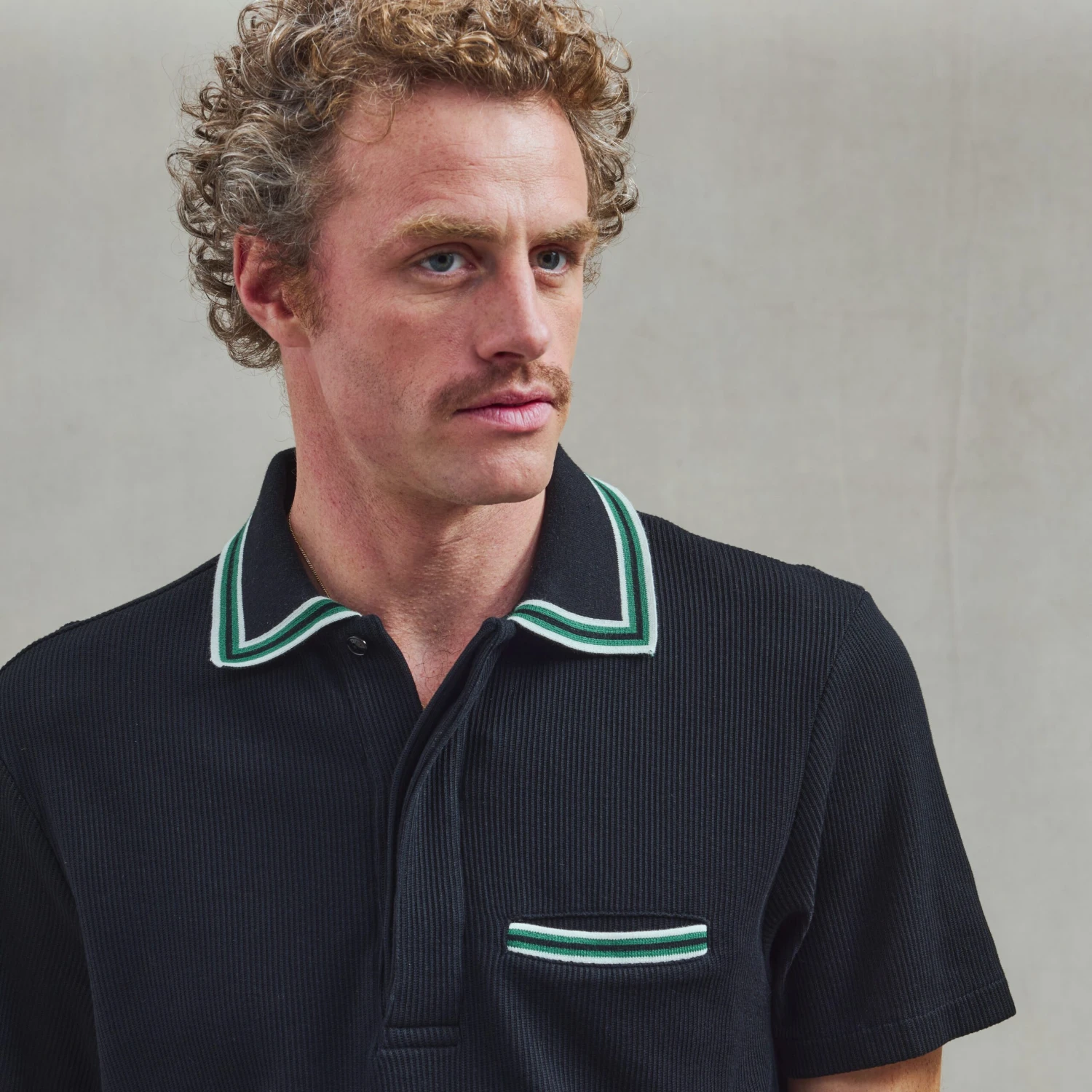 Polo à Col Jacquard Noir(Black Knitted Collar Polo Shirt) 8 Polo à Col Jacquard Noir(Black Knitted Collar Polo Shirt) – Image 6